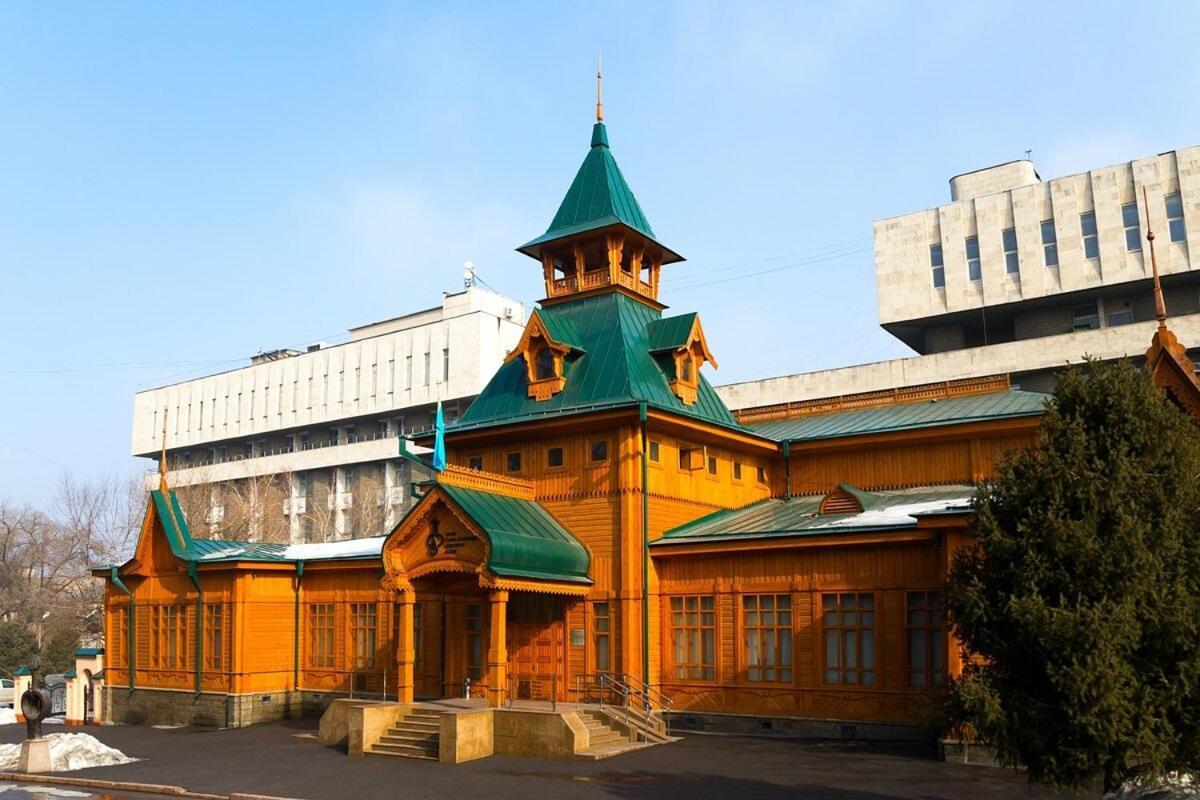 Nadezhda Apartments On The Nauryzbai Batyr 82 Алматы Экстерьер фото